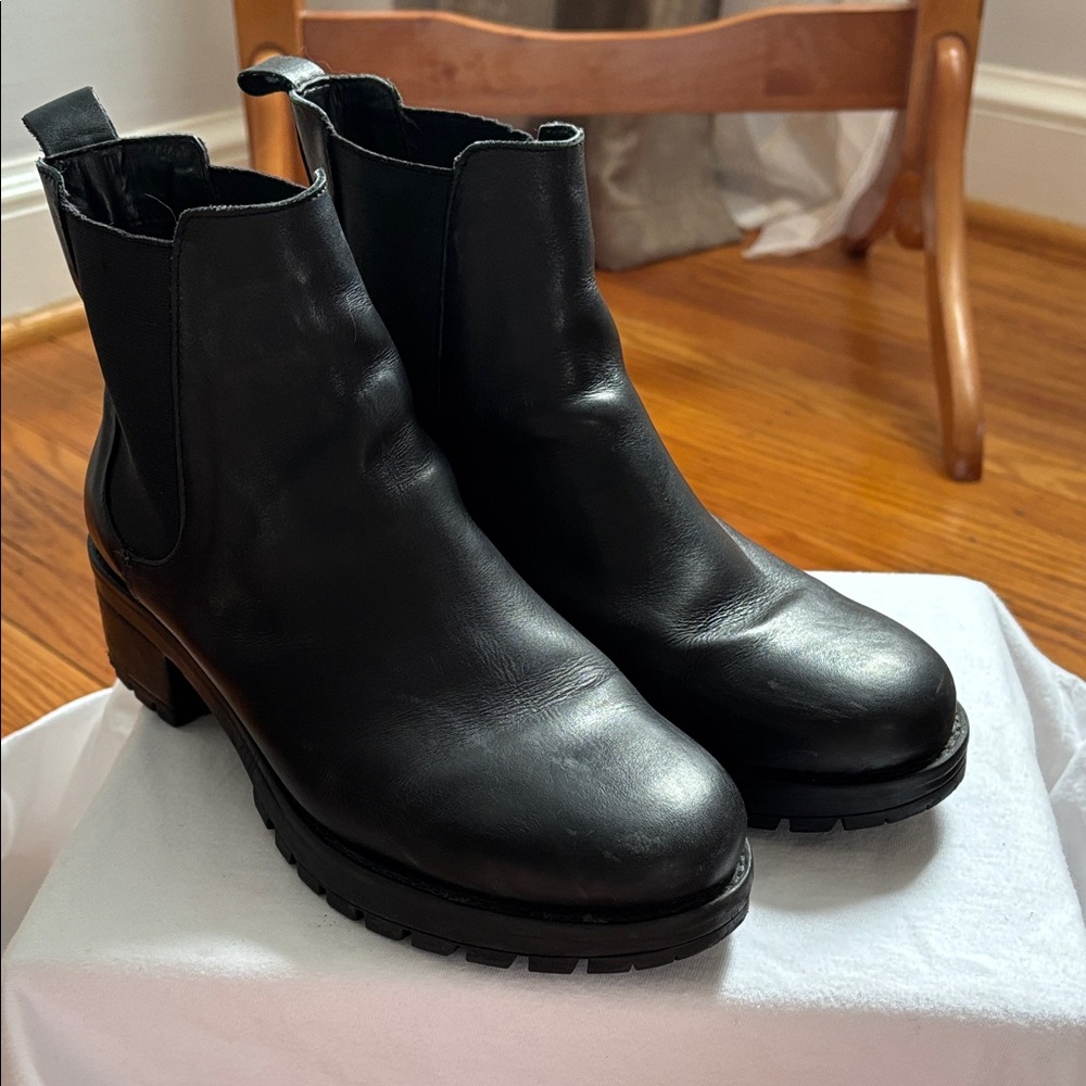 Leather Chunky Chelsea Boots